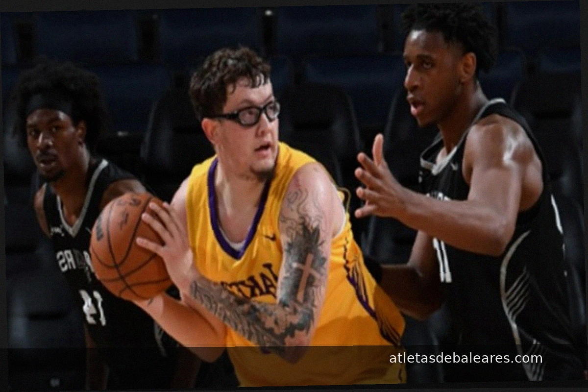 Decisión Judicial Podría Enviar al Prometedor de los Lakers, Robbie Avila, de Regreso a la Universidad